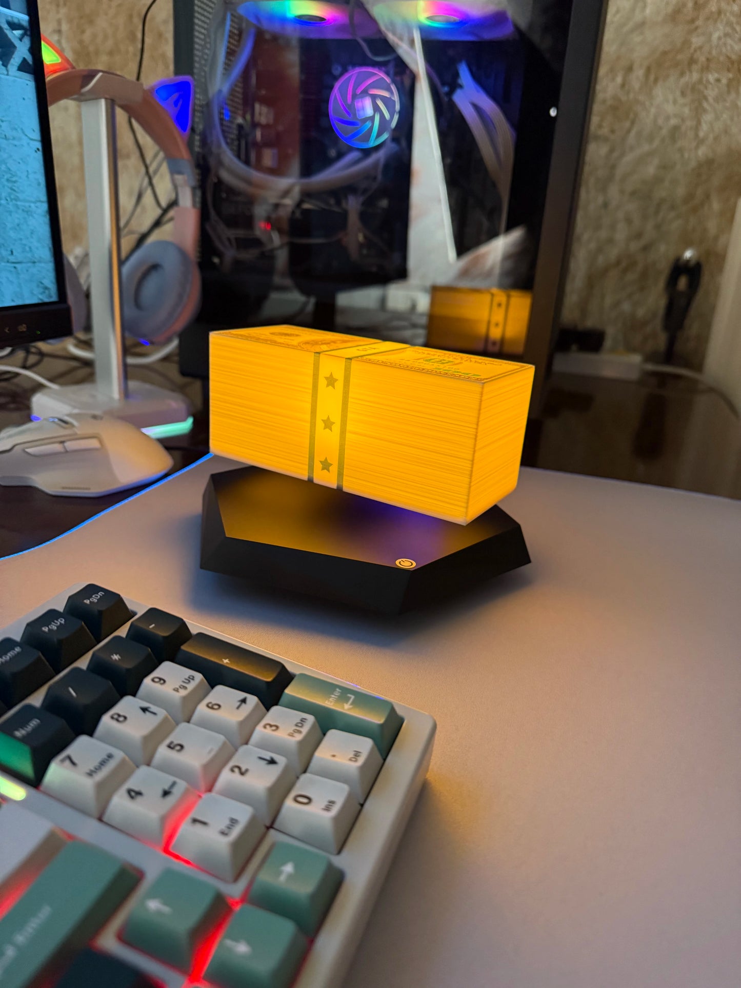 🔥 GTA Money Levitating Lamp — LIMITED PRE-ORDER PRICE